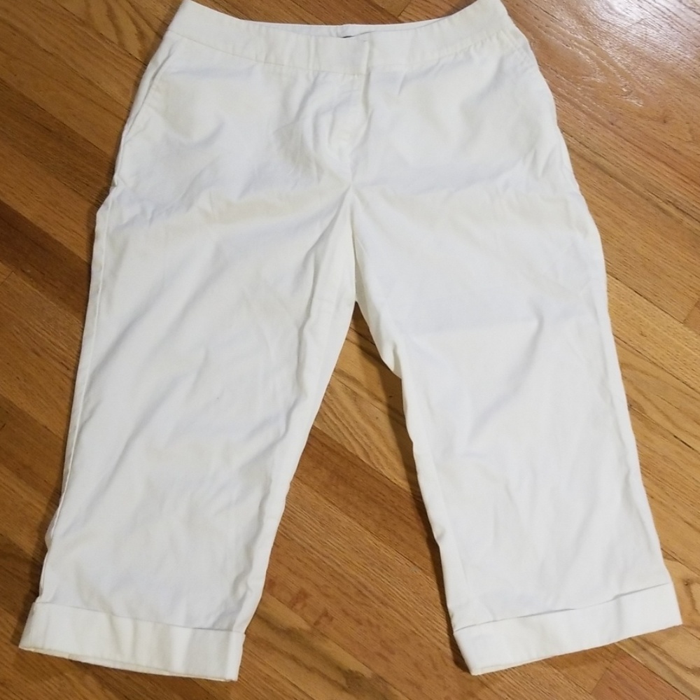 Apostrophe capri pants.